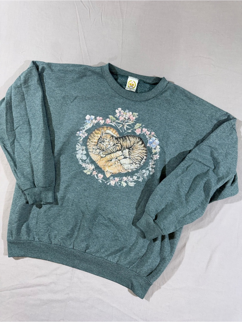 Vintage 90’s JR Sportswear Cuddling Kittens Graphic Crewneck